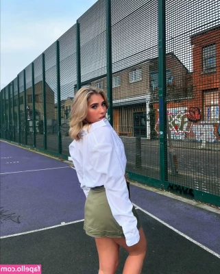 Rosie McClelland [ rosie-mcclelland ] - I want to make duo content but I want to make sure I feel comfortable