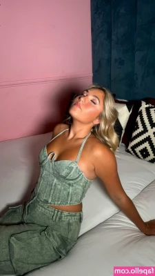 Rosie McClelland [ rosie-mcclelland ] - 𝐅𝐑𝐄𝐄 𝐏𝐀𝐆𝐄  hotlildiva  My hot girlfriend 