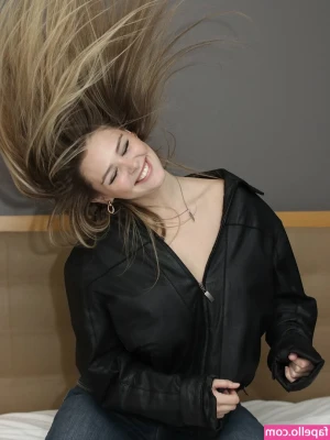 Chloe Marie [ chloe-marie ] - Less talking, more worshipping!