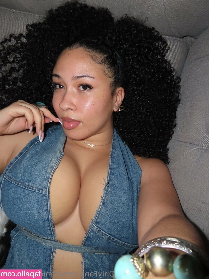 danielleramona - something is missing between my legs, maybe you can fill me up?