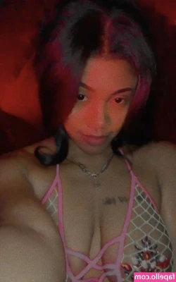 babydollminx - Relaxing and stretching 😎