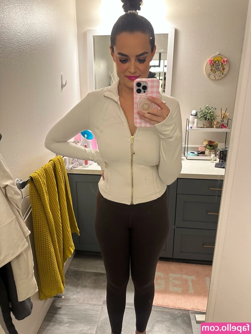ughughughx3 - Welkom op mijn gratis OnlyFans baby  Stuur me gerust een berichtje