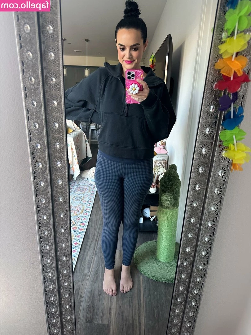ughughughx3 - https://onlyfans.com/447884299/dolliewoodxxx_free