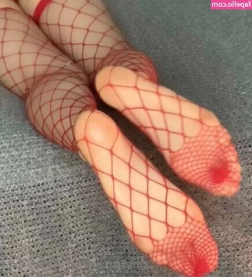 onlyfeetaktahly - I just love stripping out of my clothes after a long day :)
