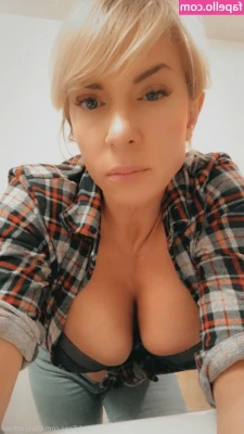 danicachase - Make your Sunday fun babe😘, just DM and hang with your Duchess😏