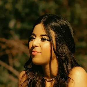 Belle R