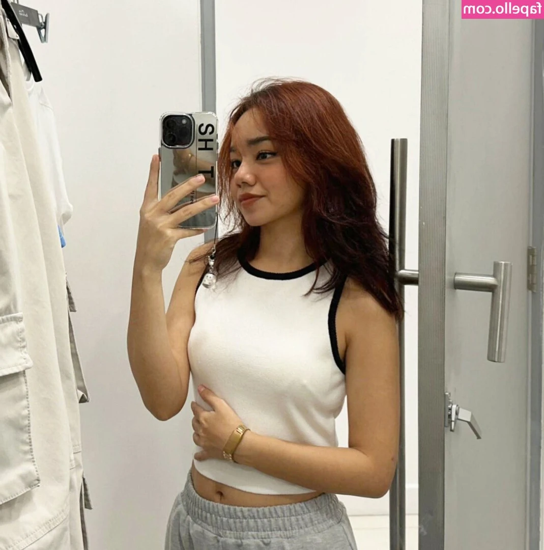 Valeria Vz [ valeria-vz ] - Can you guess which one I choose?