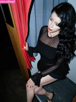 Zanah Marie [ zanah-marie ] - I'm in such a cheeky mood today, can you tell?