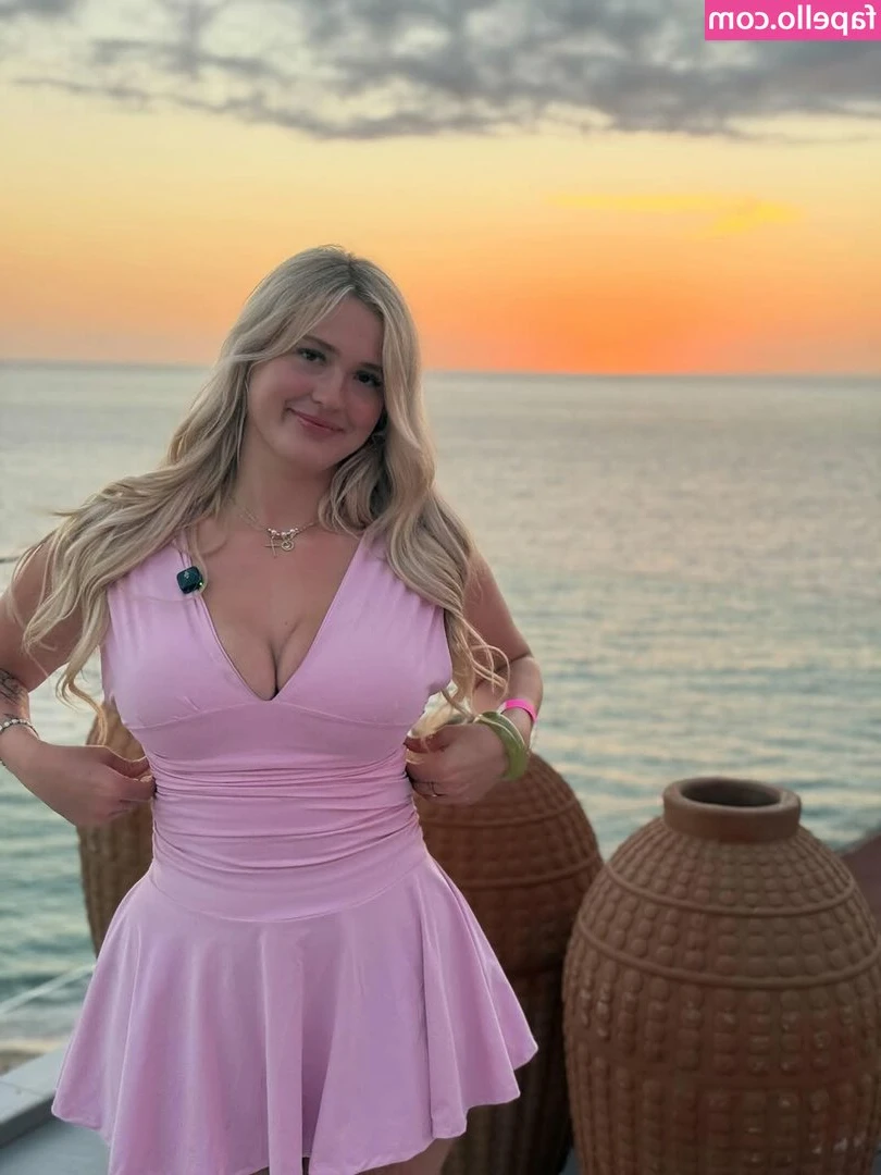 Kayla Rose [ kayla-rose ] - Merry Christmas 💋🎁🎅🏼🎄🥰☃️