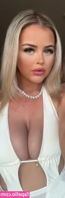 Brooke [ brooke-1 ] - ass & pussy looked yummy, freshly shaven & soft as silk 🖤