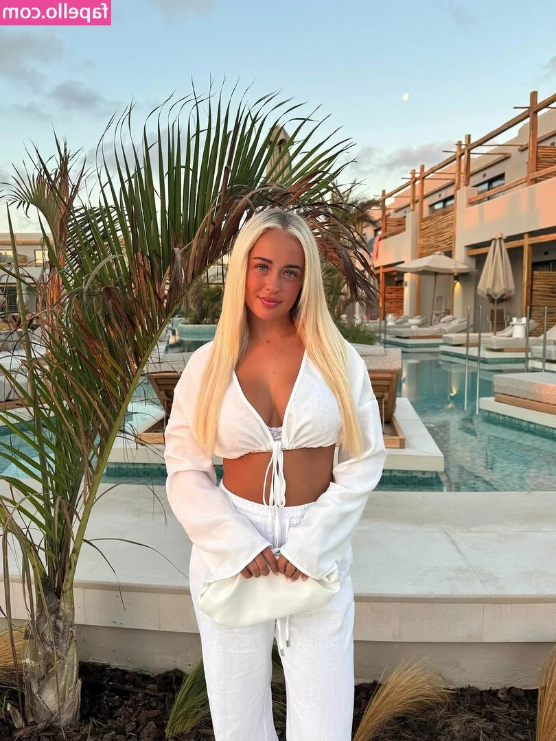 Katie Proctor [ katie-proctor ] - like if you’d let me do this to you! 😋