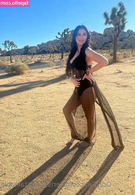 cerissa_sustainable [ cerissa-sustainable ] - I need your help I'm a little horny...okay... maybe more than a