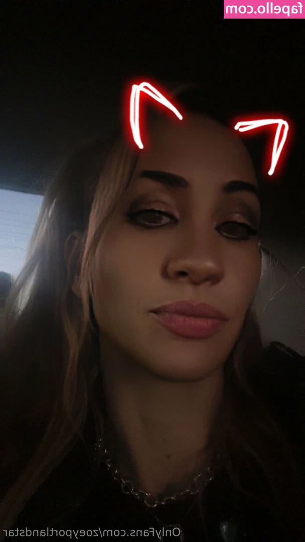 zoeyportlandstar - Do you like smelly feet