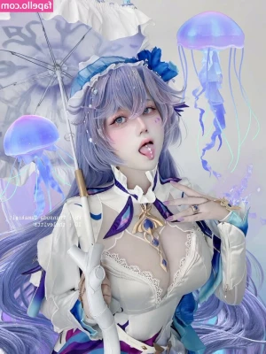 Thunsuda Tamakosit [ thunsuda-tamakosit ] - Playing with my hair looking all cute