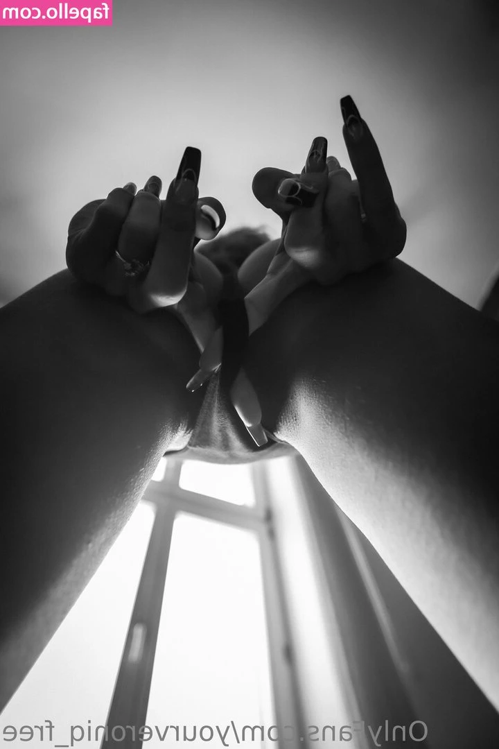 veronicafoxovafree - OMFG  Most INTENSE masturbating session   wanna see how much I really