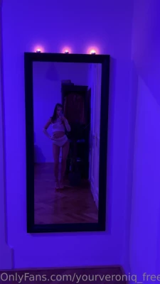 veronicafoxovafree - Work is boring  I m horny