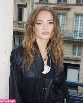 Freya Allan [ freya-allan ] - Hey y'all - will be back tomorrow. For privacy's sake I don't feel