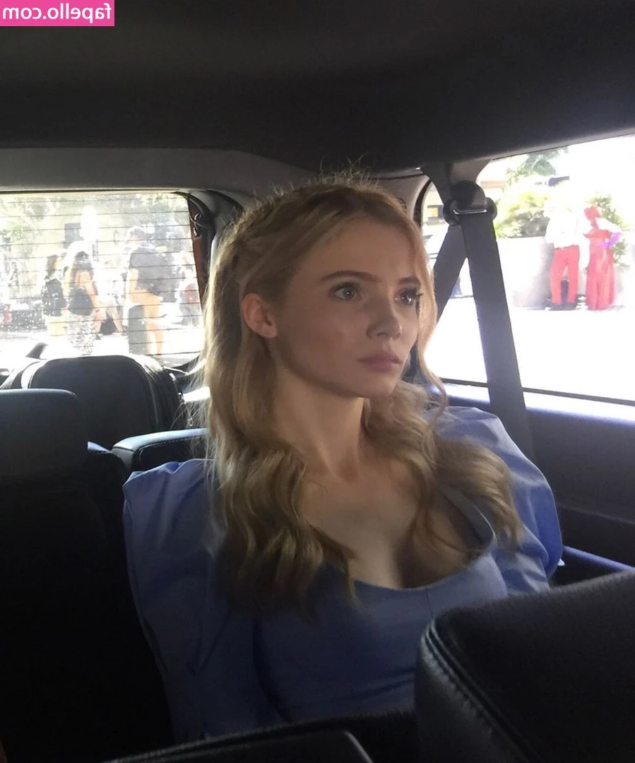 Freya Allan [ freya-allan ] - Blondes have more fun <3