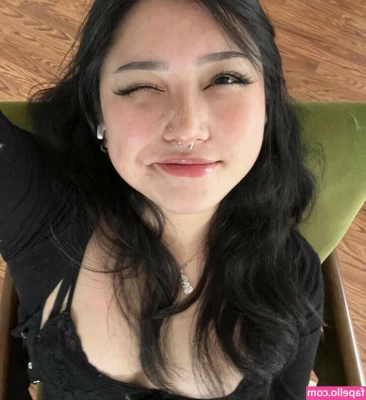 Violetngyn - The weekend is just hours away 🤑 TGIF , what’s your weekend