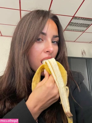 julia.amareno [ julia-amareno ] - New BJ video avalible both in English and Swedish  Dirty talk  boobs