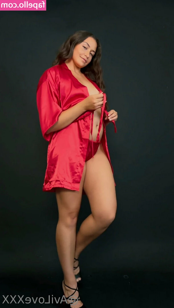 Avi Love [ avi-love ] - want to see me take this short skirt off  cum here  https onlyfans