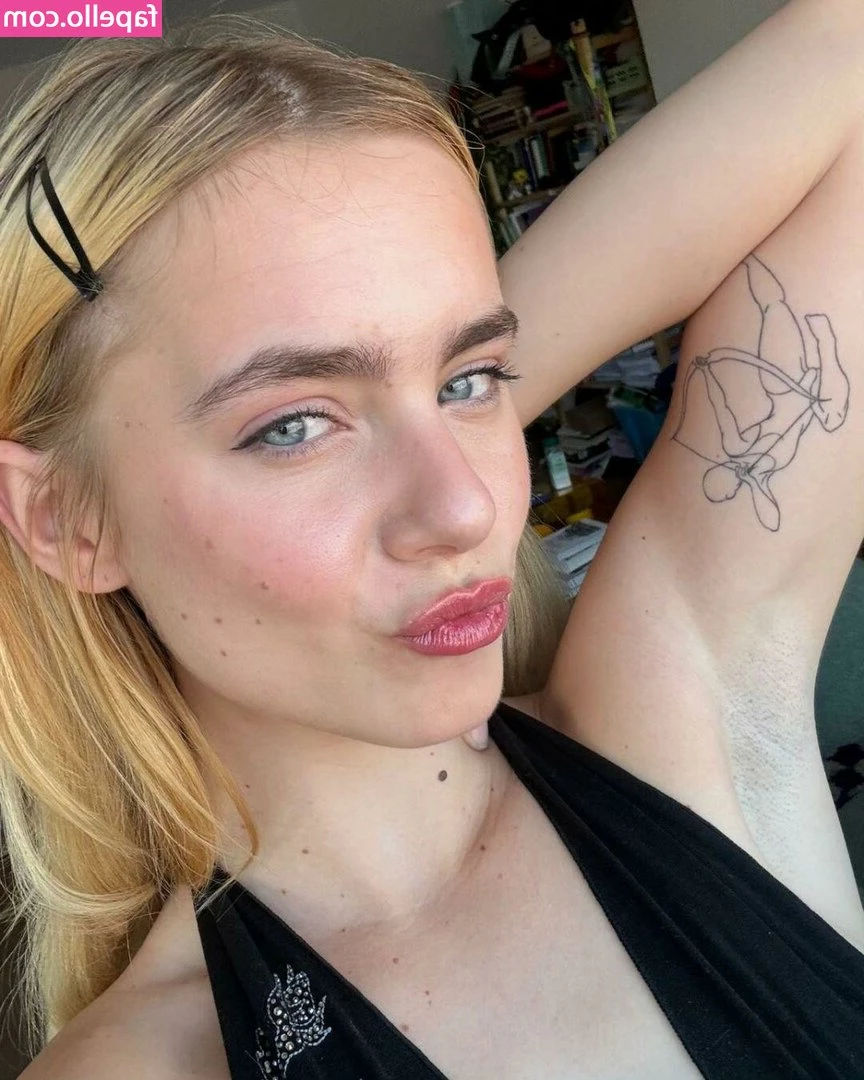Armpit Fetish Lovers [ armpit-fetish-lovers ] - Sun kissed soles ☀️