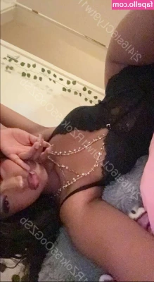 Fatimavsb - We always forget just how HUNG @massively_mode is, But fuck does he
