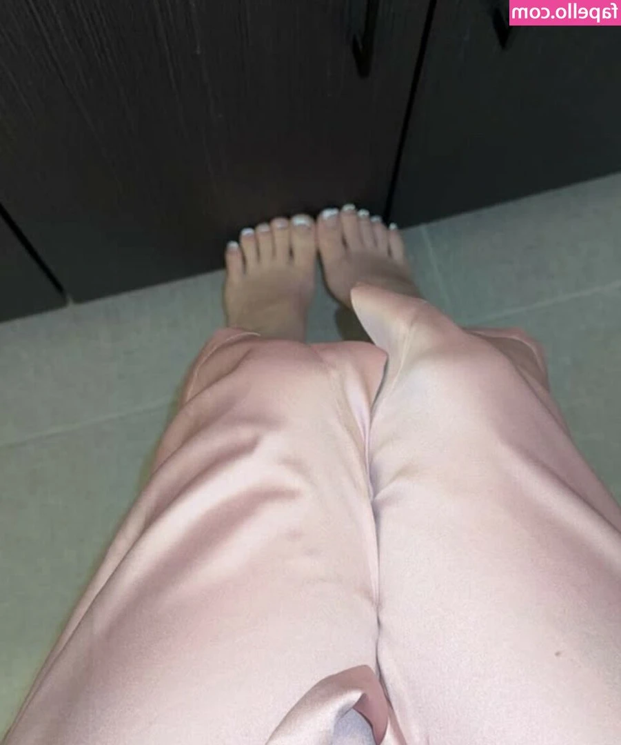 Joanie - You can peep on me until I catch you! Who wants to jump on my 🍑