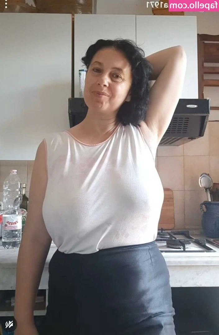 Emilia Di [ emilia-di ] - Just a little morning draining.