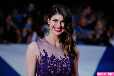 Alexandra Daddario [ alexandra-daddario ] - Hi everyone  Sorry I haven t been posting   my baby bump has made me