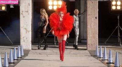Germany’s Next Topmodel [ germany-s-next-topmodel ] - Hang time   who wanna ride