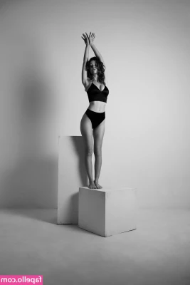 Vanille Barres [ vanille-barres ] - My nude yoga session today, recorded just for you! I intend to make