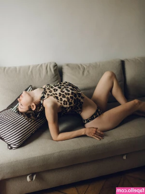 Vanille Barres [ vanille-barres ] - NAUGHTY. but in a nice way.😇🖤