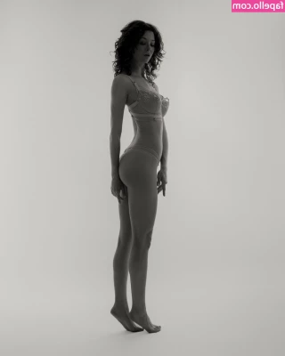Vanille Barres [ vanille-barres ] - Naked on the gym   my muscles look very great here