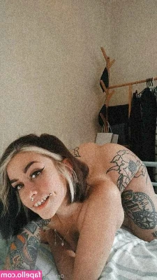 La Sainte Marnie [ la-sainte-marnie ] - I'll be posting a video tomorrow of what naughty antics these feet