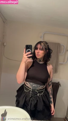 amira_gray [ amira-gray ] - I really want to do some more phone call sex… it’s one of my