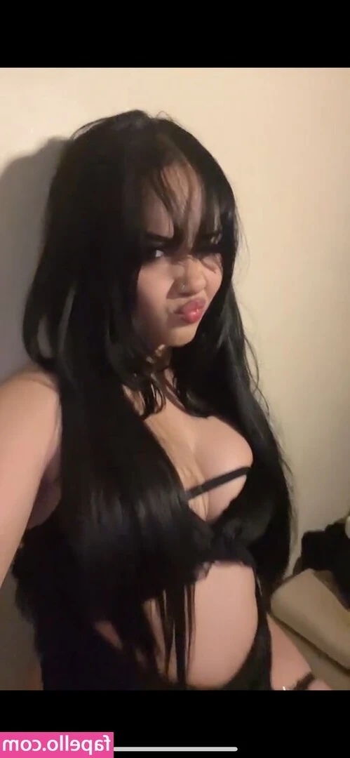 Maskedvixe - Love this set on me? 🖤  @anakaliyah