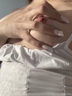 Lolo4ka - He strokes his cock with a perverted hand.