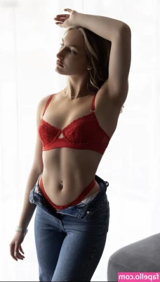 Dana Kufner [ dana-kufner ] - 📸Behind the scenes taking sexy photos and naughty JOI video for