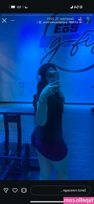 aubriannamorales - This outfit is like 90% thigh squish lol.