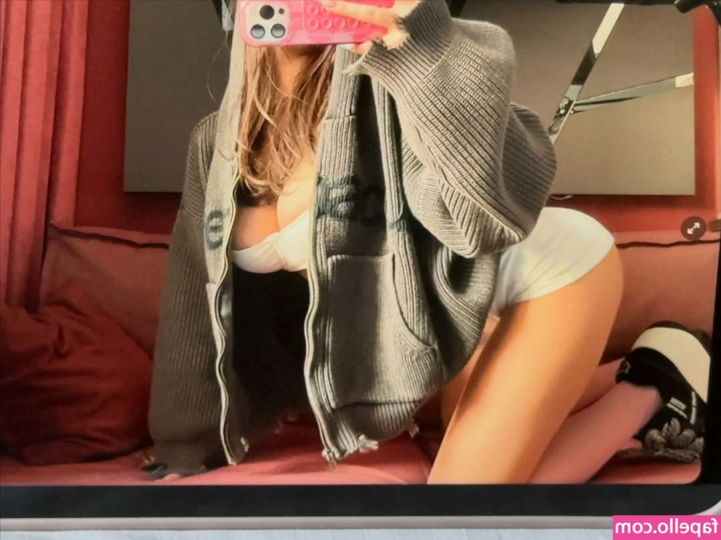 pollcherri - To all my feet lovers here’s this one just for you 😘 send some