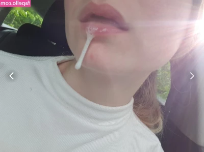 lil_hanne [ lil-hanne-1 ] - Whose ready to worship these