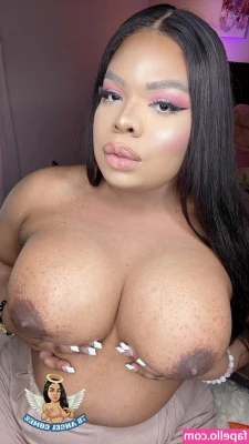 BuxomBeauti - Love this pic 🥹 sending out a free video Wednesday 💗  (Ignore