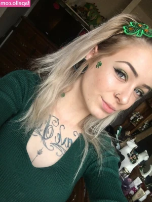 Lithderyn - Hey!! Wanna get to know me a little better?? For every $5 tipped on