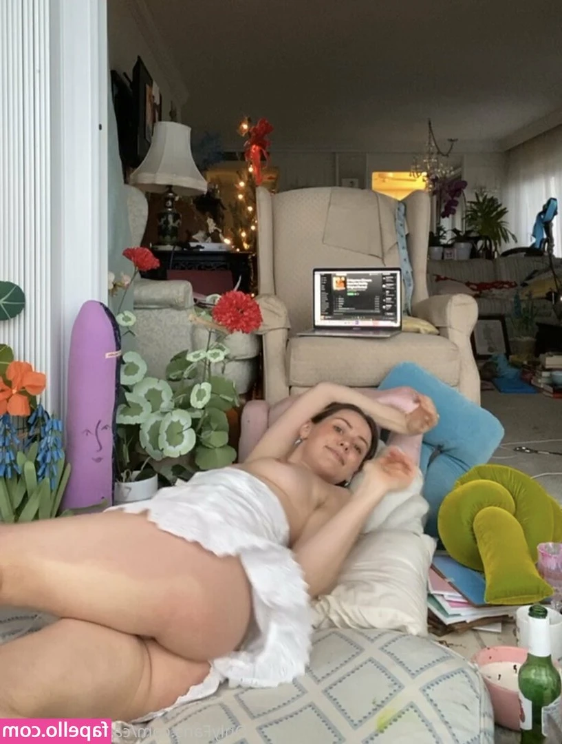 Caroline Calloway [ caroline-calloway ] - Cum all over my cute tummy and fat pussy 💦💦💦😜💕