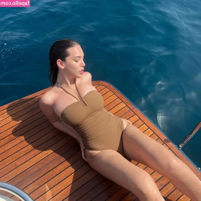 Hana Ikodinovic [ hana-ikodinovic ] - check dms for some take your monday blues away titties :) youll love
