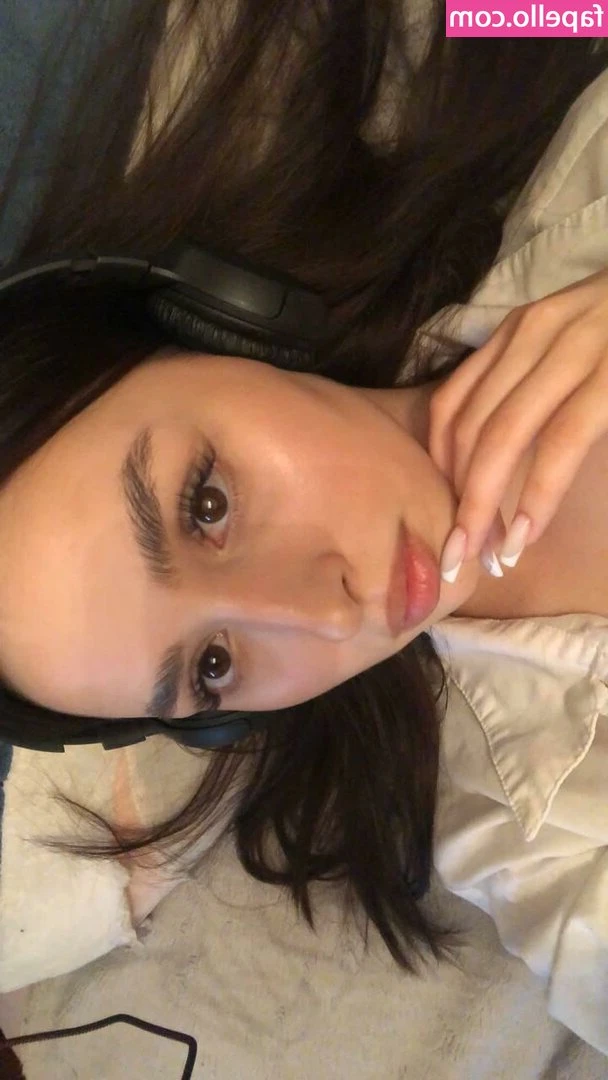 Lollypoli - Cum to bed with me baby😘