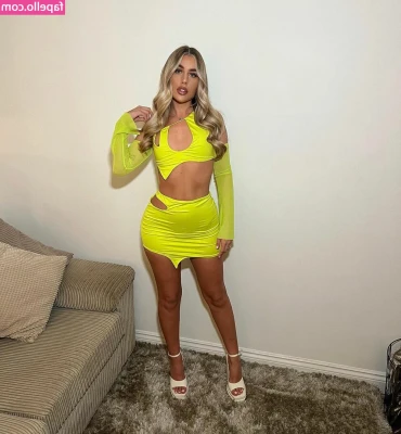 jadefilomena - Im going live in a few minutes! 🥰   I hope to see you there Daddy!