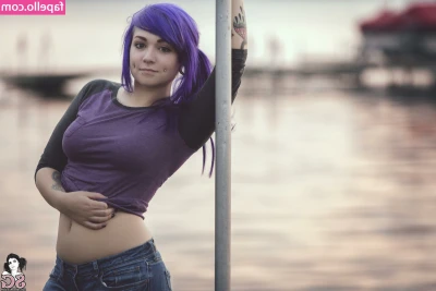Spaceinvayda - Going to go #live in an hour at 10:30pst to cook (topless) breakfast
