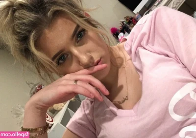 Ashtraye Ashaiello [ ashtraye-ashaiello ] - I know how you like my little boobies , they need a good suck daddy